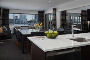 Posezení v ubytování Rydges Latimer Christchurch