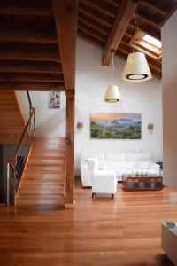 A seating area at Vuelta Abajo Un lujo a tu alcance en Cartes