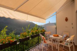 Balkon lub taras w obiekcie Stunning home Benamahoma 4 Bed - Sierra Grazalema