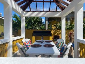 Istumisnurk majutusasutuses PARADISE VILLA SHAREd ONSITE PRIVATE POOL ONSITE GYM