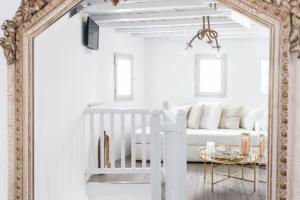 Posedenie v ubytovaní aníko suites Chora