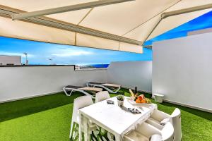 Fotografie z fotogalerie ubytování Luxury Penthouse sea view, Los Cristianos v destinaci Los Cristianos