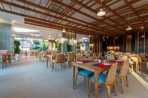 Restaurace v ubytování Carine Hotel Kumbor Superior