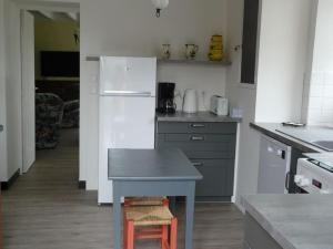 Kuchyň nebo kuchyňský kout v ubytování Gîte des 4 saisons en Brocéliande
