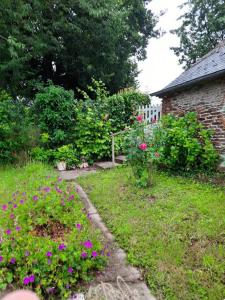 Zahrada ubytování Gîte des 4 saisons en Brocéliande