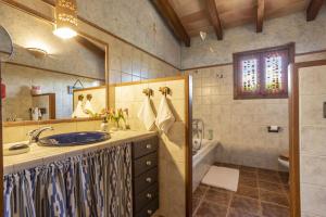 Ein Badezimmer in der Unterkunft Finca Sa Tanqueta Rústica