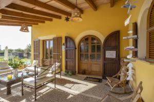 Ein Balkon oder eine Terrasse in der Unterkunft Finca Sa Tanqueta Rústica