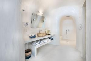 Uma casa de banho em Maregio Suites