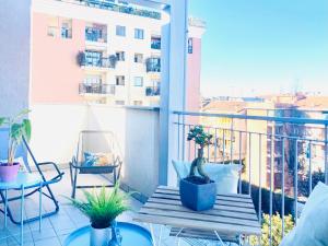 A balcony or terrace at Stepandgo Milano Navigli