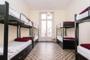 Двухъярусная кровать или двухъярусные кровати в номере 360 Hostel Borne