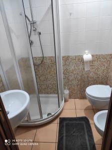 A bathroom at Casa di Alfredo Affittacamere