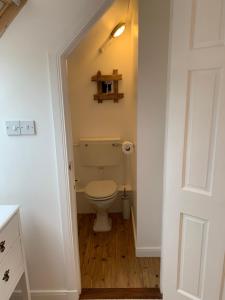 Et badeværelse på Driftwood Cottage + 69 billeder