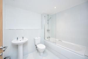 A Gorgeous 1 Bedroom Apartment with Parking in Preston City Centre