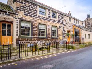 Gallery image of School Cottage in Holmfirth