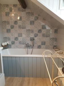 Fotografie z fotogalerie ubytování D'anciennes ''chambres de bonnes'' v destinaci Honfleur + 22 fotografií