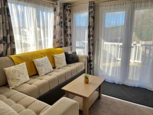 Galería fotográfica de Mollys Retreat pet friendly three bed caravan with small garden Newquay Bay Resort Quieter area of park en Newquay