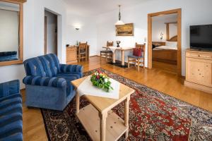 TV a/nebo společenská místnost v ubytování Hotel Preishof