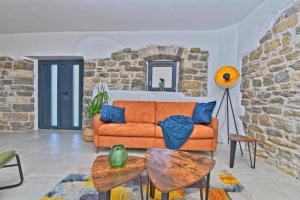 Ein Sitzbereich in der Unterkunft Villa Marušići 2140