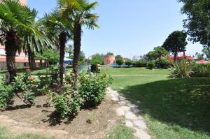 Vonkajšia záhrada v ubytovaní RNET - IR LLEVANT 06 Studios Roses Costa Brava