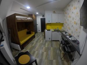 Een keuken of kitchenette bij Apartman Studio LASTIN PUT Divčibare
