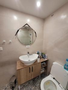 A bathroom at Apartamentos SABINILLAS
