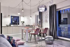 Posedenie v ubytovaní Nowoczesne Apartamenty typu Superior - Bulwary Rabka Zdrój - Balia - Blisko Park Zdrojowy