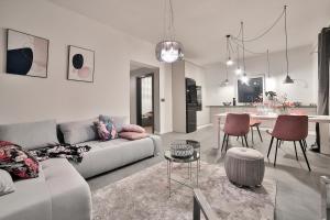 Posedenie v ubytovaní Nowoczesne Apartamenty typu Superior - Bulwary Rabka Zdrój - Balia - Blisko Park Zdrojowy