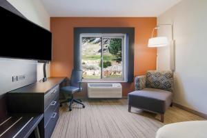 Posezení v ubytování Holiday Inn Express & Suites Custer-Mt Rushmore