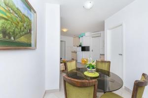 Kuchyň nebo kuchyňský kout v ubytování Apartments and Room Excelsior