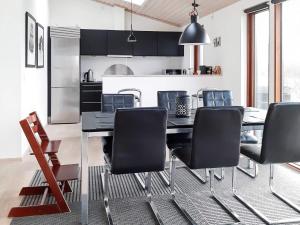 Posezení v ubytování 7 person holiday home in Vestervig-By Traum + 13 fotografií