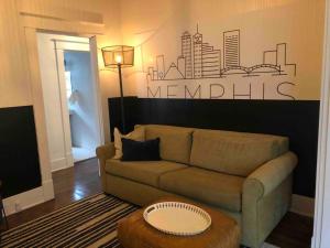 Imagen de la galería de J Birds’ Bungalow in the heart of Midtown, en Memphis