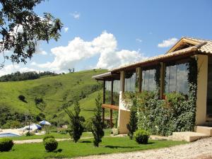 Um jardim em Pousada Morro Verde