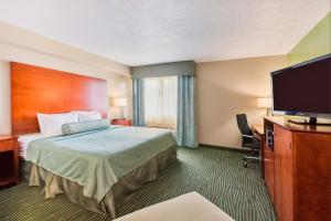 Gallery image of AmericInn by Wyndham Des Moines Airport in Des Moines