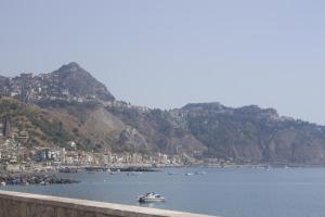 Afbeelding uit fotogalerij van B&B Il Muro Vecchio in Giardini Naxos