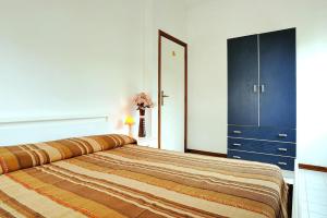 Voodi või voodid majutusasutuse Apartment in Silvi Marina with parking space toas