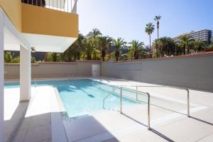 The swimming pool at or close to Home2Book Sea View Studio Puerto de la Cruz