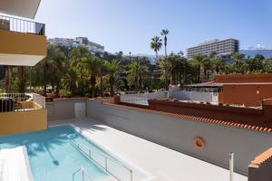 The swimming pool at or close to Home2Book Sea View Studio Puerto de la Cruz