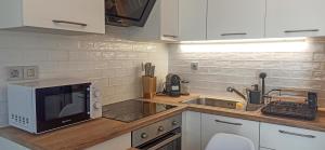 A kitchen or kitchenette at Chrysalis 2