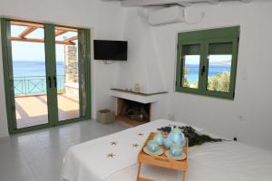 Fotografie z fotogalerie ubytování Sun Senses beach front villa with private beach v destinaci Ayía Marína + 71 fotografií