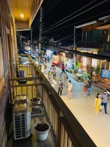Restaurace v ubytování นา-ใบบุญ Nabaiboon