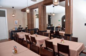 Restoran ili drugo mesto za obedovanje u objektu Villa Mramor