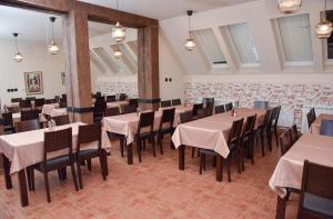 Restoran ili drugo mesto za obedovanje u objektu Villa Mramor