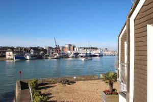 Gallery image of Anchor Cottage in East Cowes