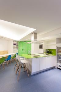 Cuisine ou kitchenette dans l'établissement Dream Cube Hostel