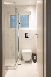 Koupelna v ubytování A17 Modern & Cosy 2R flat up to 4ppl near Parthenon