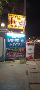 Majutusasutuses New Imperial Hotel olev sertifikaat, autasu, silt või muu dokument
