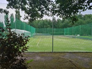 Tenis a/nebo squash v ubytování Penzion a hospůdka U Anny nebo okolí