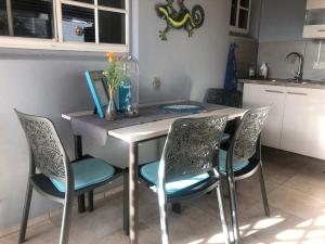Kuchyň nebo kuchyňský kout v ubytování Palmhouse Apartments Aruba 1- 4 persons