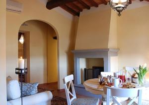 A seating area at I Grandi Di Toscana