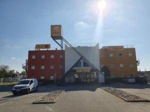 Budova, kde se hotel nachází